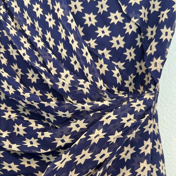 Diane Von Furstenberg Navy and Beige Star Mini Dress - Picture 4 of 6